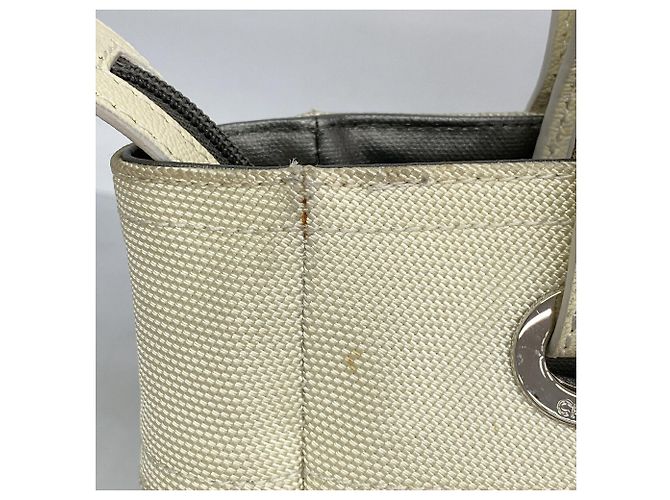 Bolso Tote Chanel en Marfil y Plata - vista 6