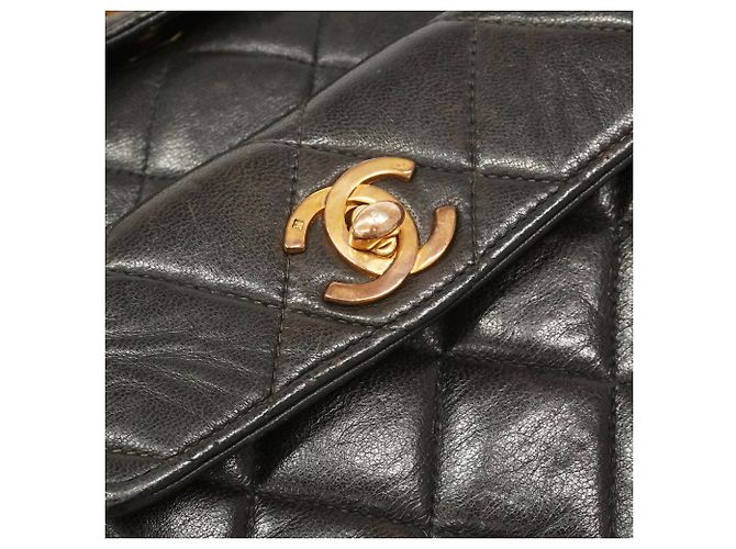 Mochila Chanel Matelassé em pele de cordeiro - vista 10