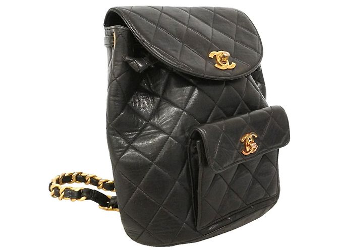 Mochila Chanel Matelassé em pele de cordeiro - vista 2