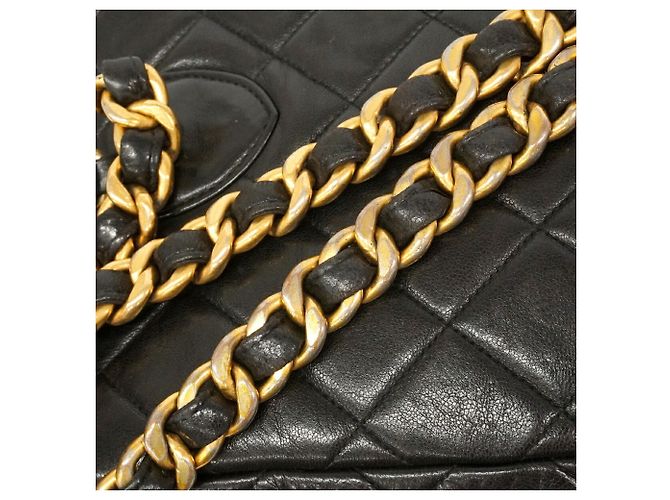 Mochila Chanel Matelassé em pele de cordeiro - vista 9