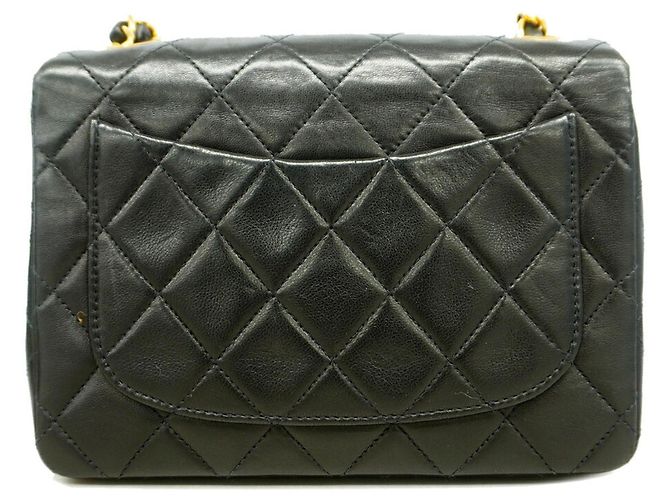 Chanel Mini Matelassé Schultertasche mit Kette - Ansicht 11