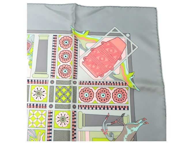 Hermès Hermes Carre 90 LES SECRETS DE MINOS Foulard da donna - vista 7