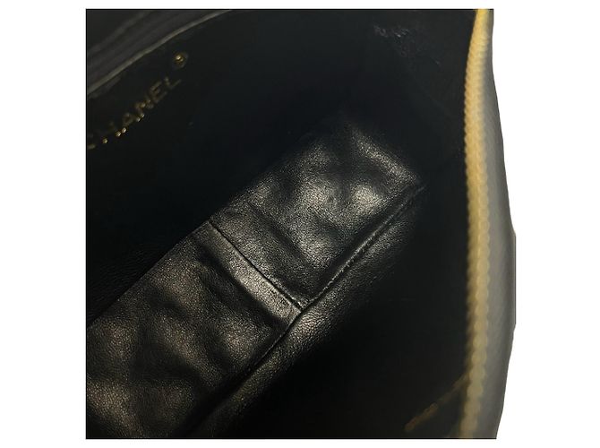 Chanel Matelassé Coco Mark Schultertasche mit Fransen - Ansicht 9