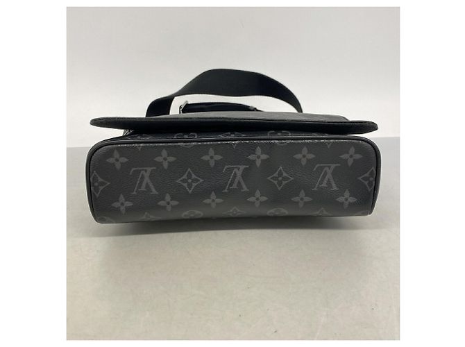 Borsa a tracolla Louis Vuitton Monogram Eclipse District PMNM - vista 3