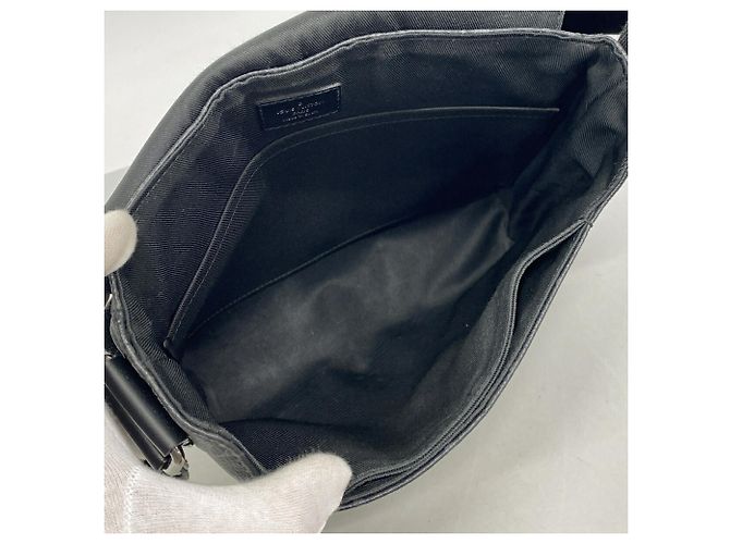 Borsa a tracolla Louis Vuitton Monogram Eclipse District PMNM - vista 4