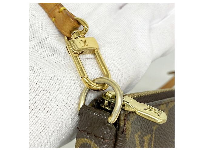 Sac Louis Vuitton Monogram Pochette Accessoires - vue 7