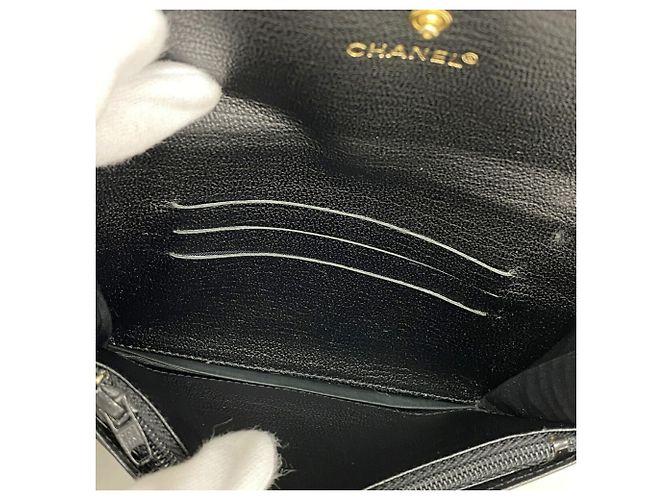 Portafoglio bi-fold Chanel in pelle nera - vista 3