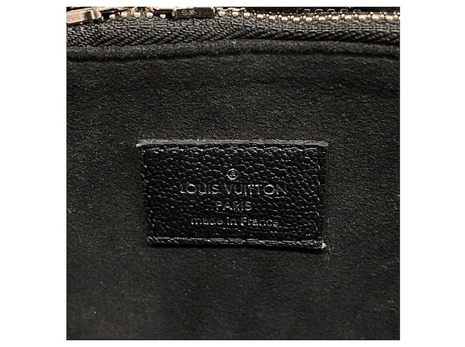 Borsa a mano Louis Vuitton Epi Twist Tote M54810 Noir - vista 5