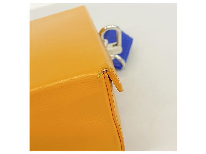 Sac à épaule Louis Vuitton Saffron - vue 6