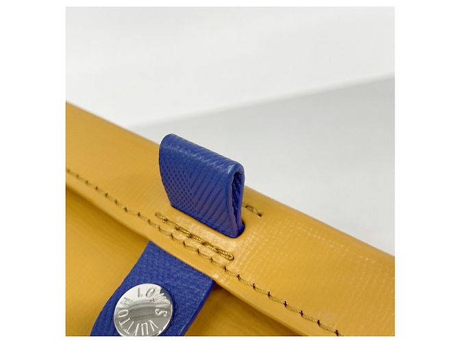 Sac à épaule Louis Vuitton Saffron - vue 9