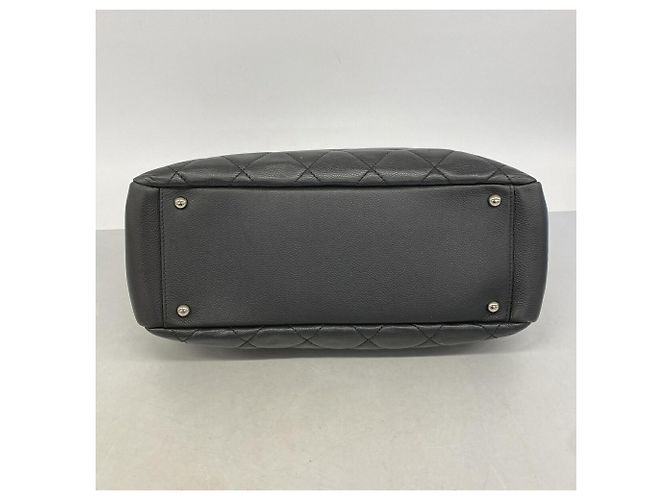 Bolso Tote Chanel de piel de becerro granulada negra - vista 3