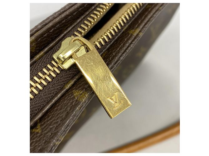 Louis Vuitton Monogram Looping MM Shoulder Bag - view 10