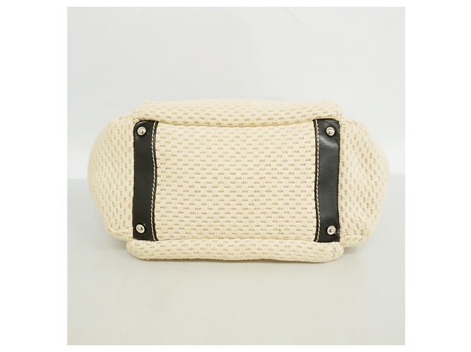 Chanel Schultertasche aus beige und schwarzem Canvas - Ansicht 3