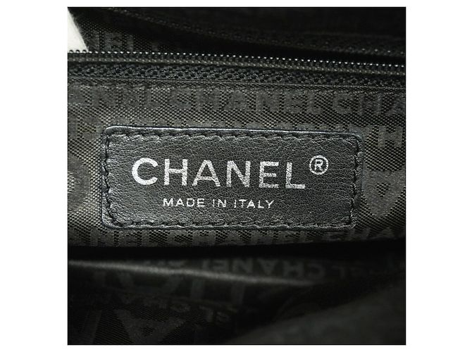 Chanel Schultertasche aus beige und schwarzem Canvas - Ansicht 5