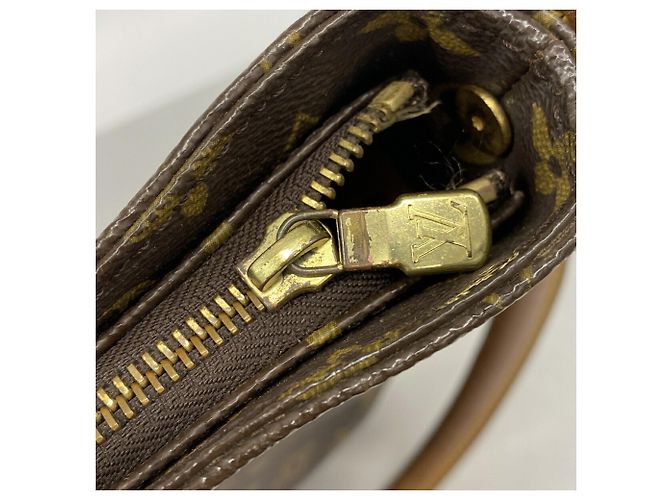 Louis Vuitton Monogram Looping GM Shoulder Bag - view 10