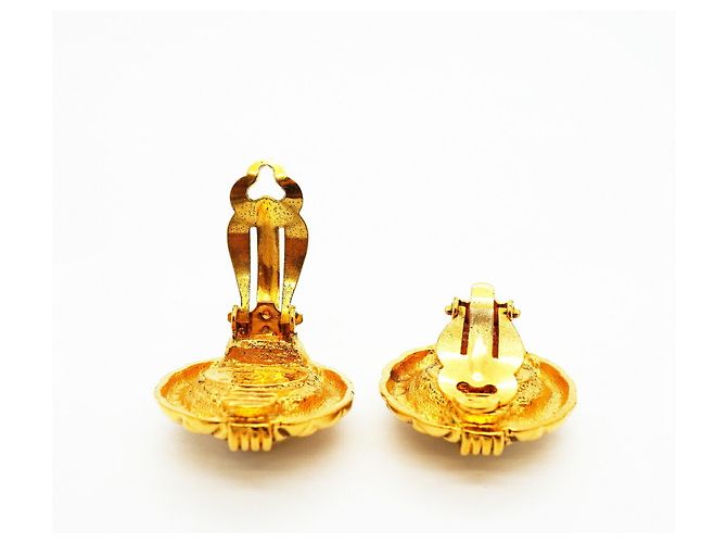 Boucles d'oreilles clips Chanel plaquées or - vue 3