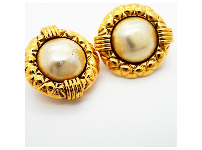 Boucles d'oreilles clips Chanel plaquées or - vue 6
