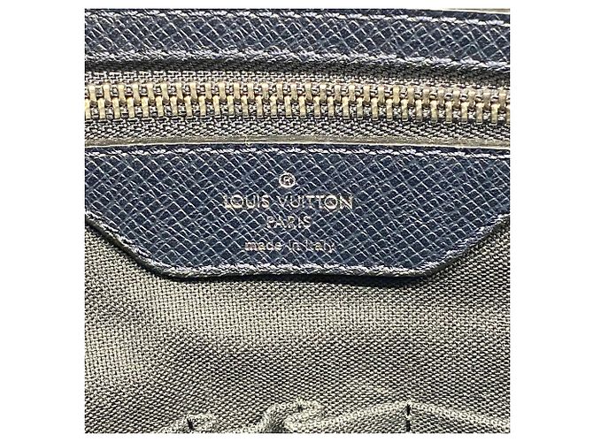 Sac à épaule Louis Vuitton Taiga Roman GM - vue 5