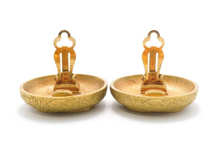 Boucles d'oreilles clips Chanel Gold - vue 9