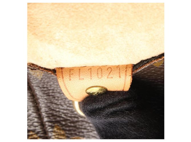 Louis Vuitton Luco Monogram Tote Bag - view 5