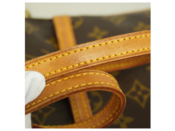 Sac à épaule Louis Vuitton Monogram Coussin GM - vue 8