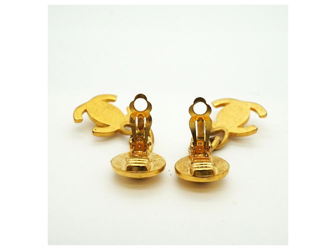 Pendientes de clip Chanel chapados en oro - vista 7
