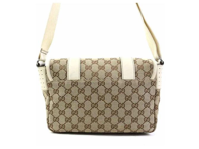 Bolsa de Ombro Gucci em Lona GG e Couro - vista 3