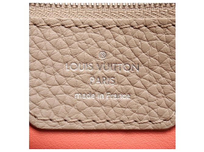 Borsa Louis Vuitton Capucines MM - vista 4