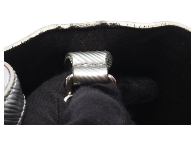 Bolso de hombro Louis Vuitton Twist PM Epi Argent - vista 10