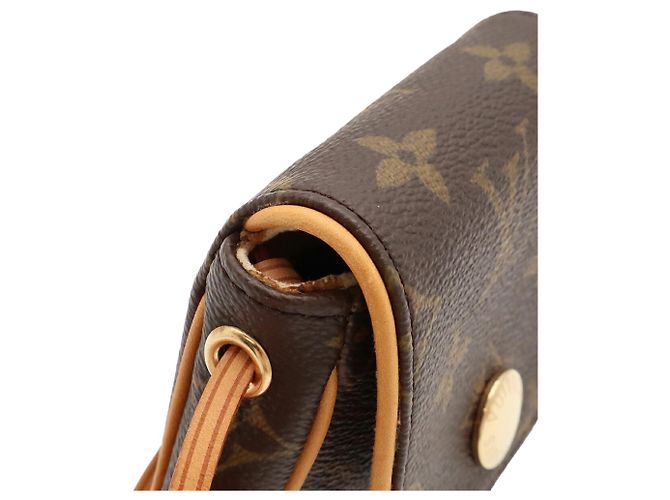 Louis Vuitton Monogram Pochette Cancun Mini Shoulder Bag - vista 7