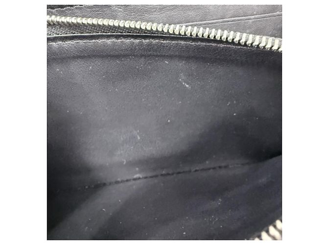 Louis Vuitton Portefeuille Iris Mahina Long Wallet - view 11