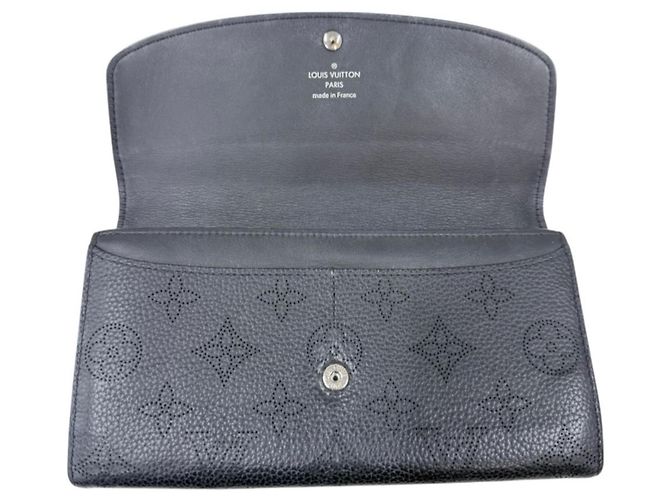 Louis Vuitton Portefeuille Iris Mahina Long Wallet - view 13