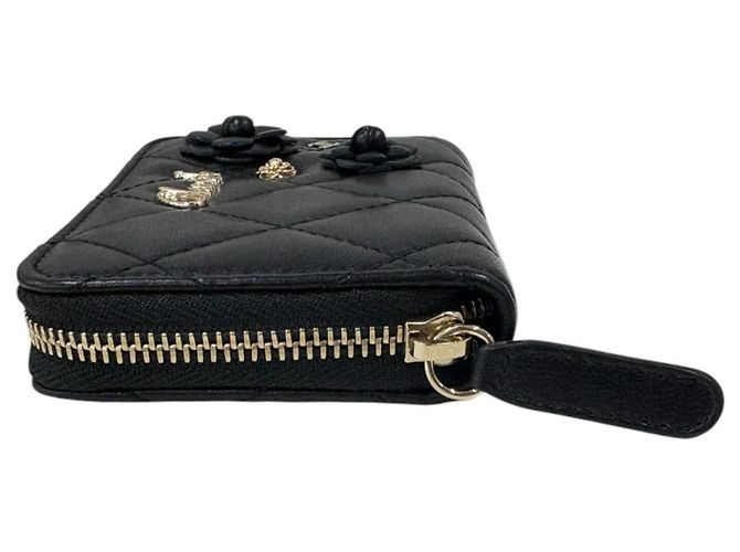 Tarjetero Chanel Camellia Matelassé de piel negra - vista 3