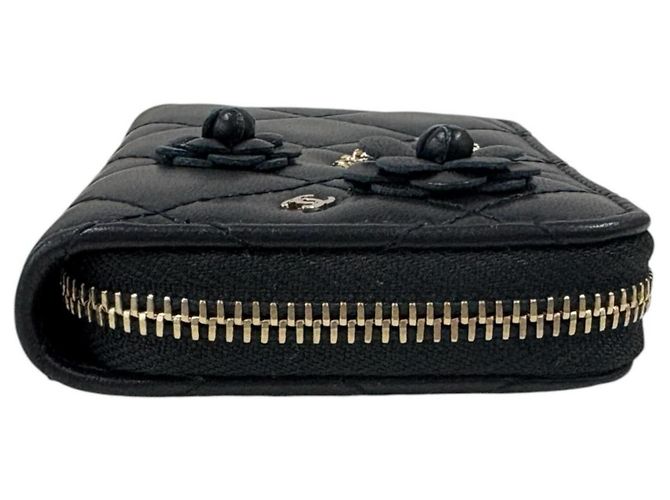 Tarjetero Chanel Camellia Matelassé de piel negra - vista 4