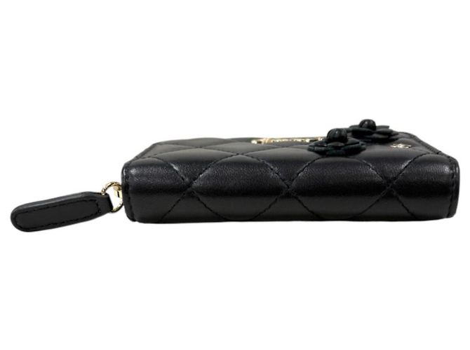 Tarjetero Chanel Camellia Matelassé de piel negra - vista 5