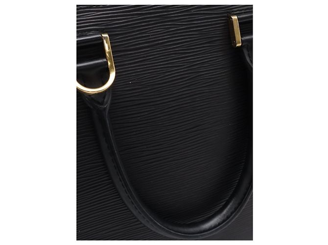 Louis Vuitton Black Epi Pont Neuf PM - vista 10