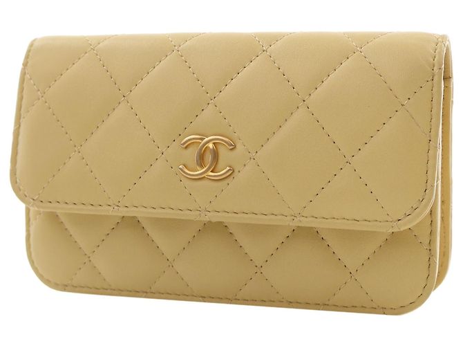 Clutch Chanel Yellow CC de piel de cordero acolchada con cadena - vista 10