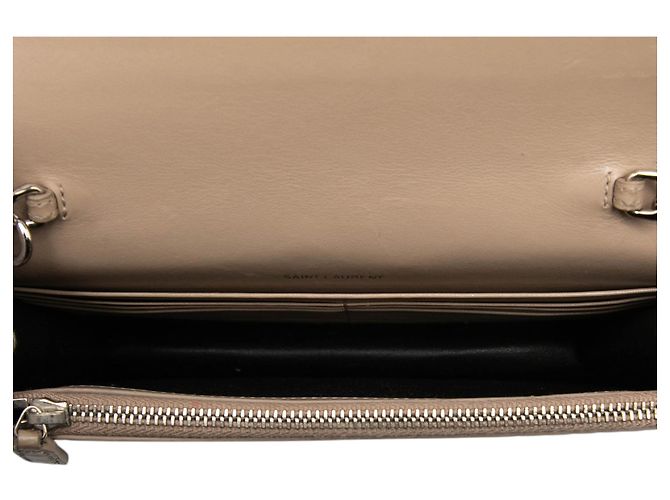 Autre Marque Saint Laurent Borsa a tracolla Kate Tassel in pelle goffrata croc marrone Small con monogramma - vista 4