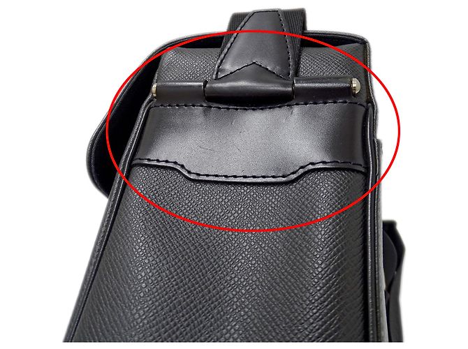 Louis Vuitton Taiga Leather Handbag - view 12