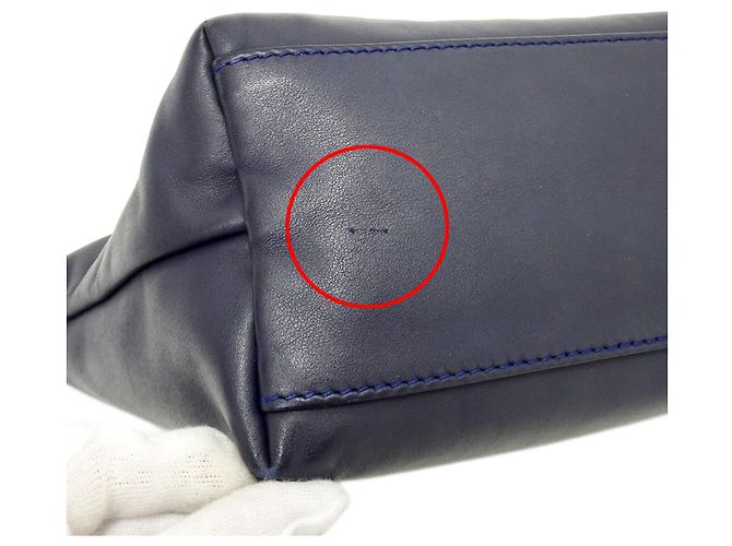 Longchamp Handtasche aus Leder in Navy - Ansicht 11