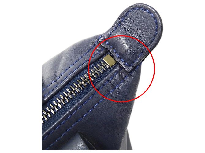 Longchamp Handtasche aus Leder in Navy - Ansicht 12
