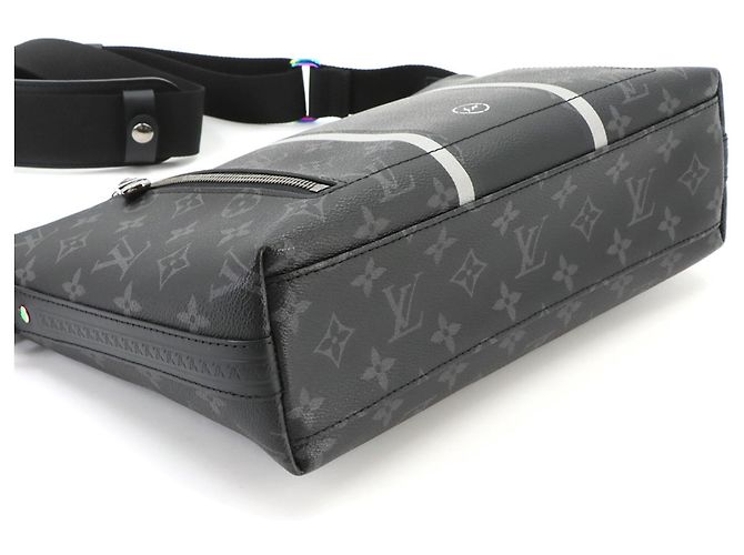 Louis Vuitton Apollo PM Monogram Eclipse Flash Shoulder Handbag M43410 - vista 5