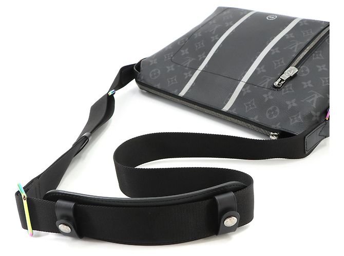 Louis Vuitton Apollo PM Monogram Eclipse Flash Shoulder Handbag M43410 - vista 6