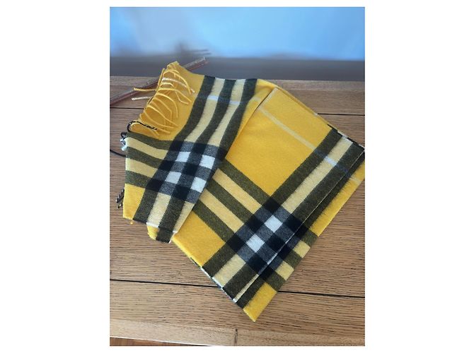 Sciarpa Burberry in cashmere a quadri giallo e nero - vista 2