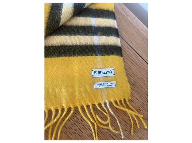 Sciarpa Burberry in cashmere a quadri giallo e nero - vista 5