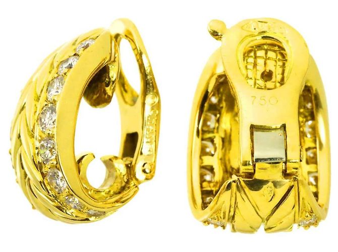 Timeless Pendientes de clip Chanel en oro amarillo 18K y diamantes - vista 3