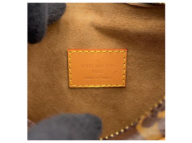 Borsa a tracolla Louis Vuitton Monogram Loop - vista 16