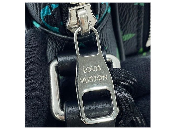 Bolso de hombro Amazon Monogram Iridescent Louis Vuitton - vista 10