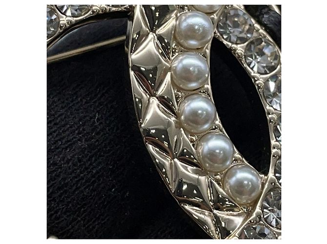 Broche Chanel Champagne Gold con pedrería - vista 5