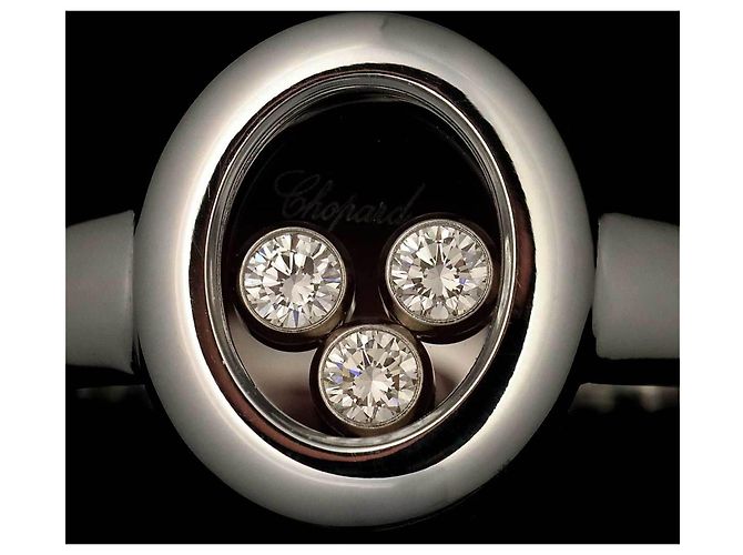 Chopard Happy Diamond Ring in 18K White Gold - view 6